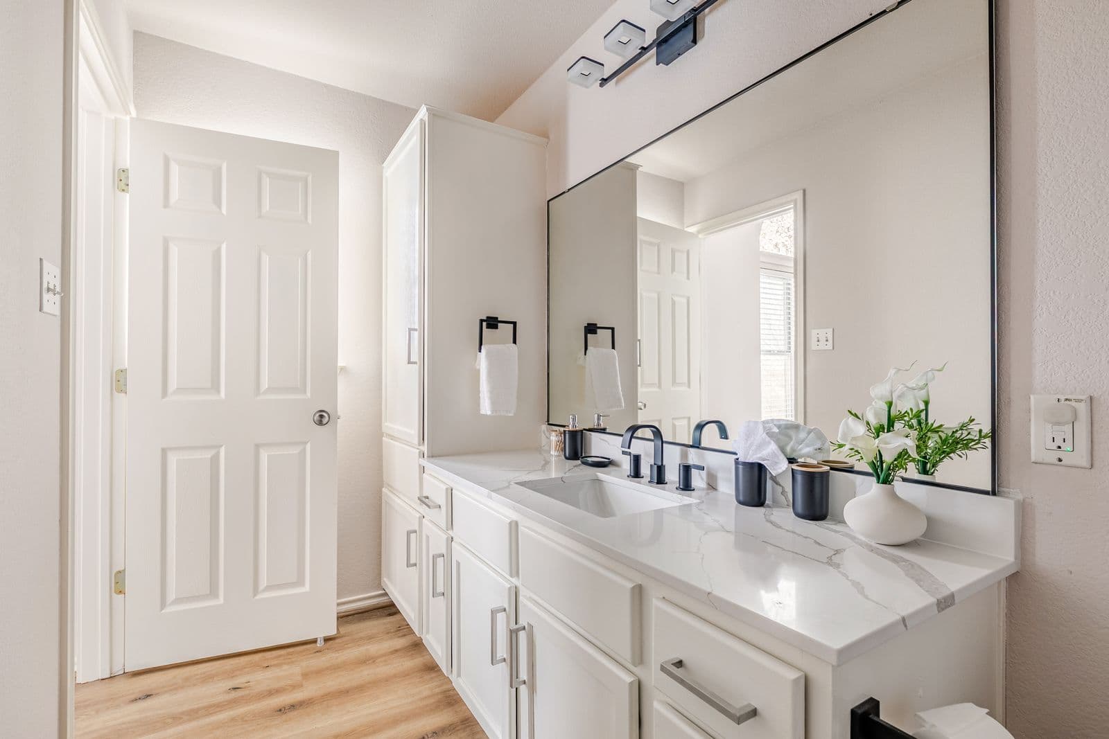 Bathroom vanity