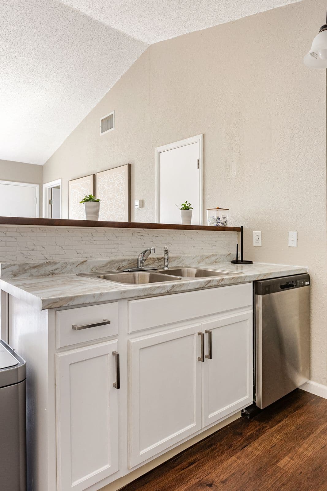 Kitchen bar