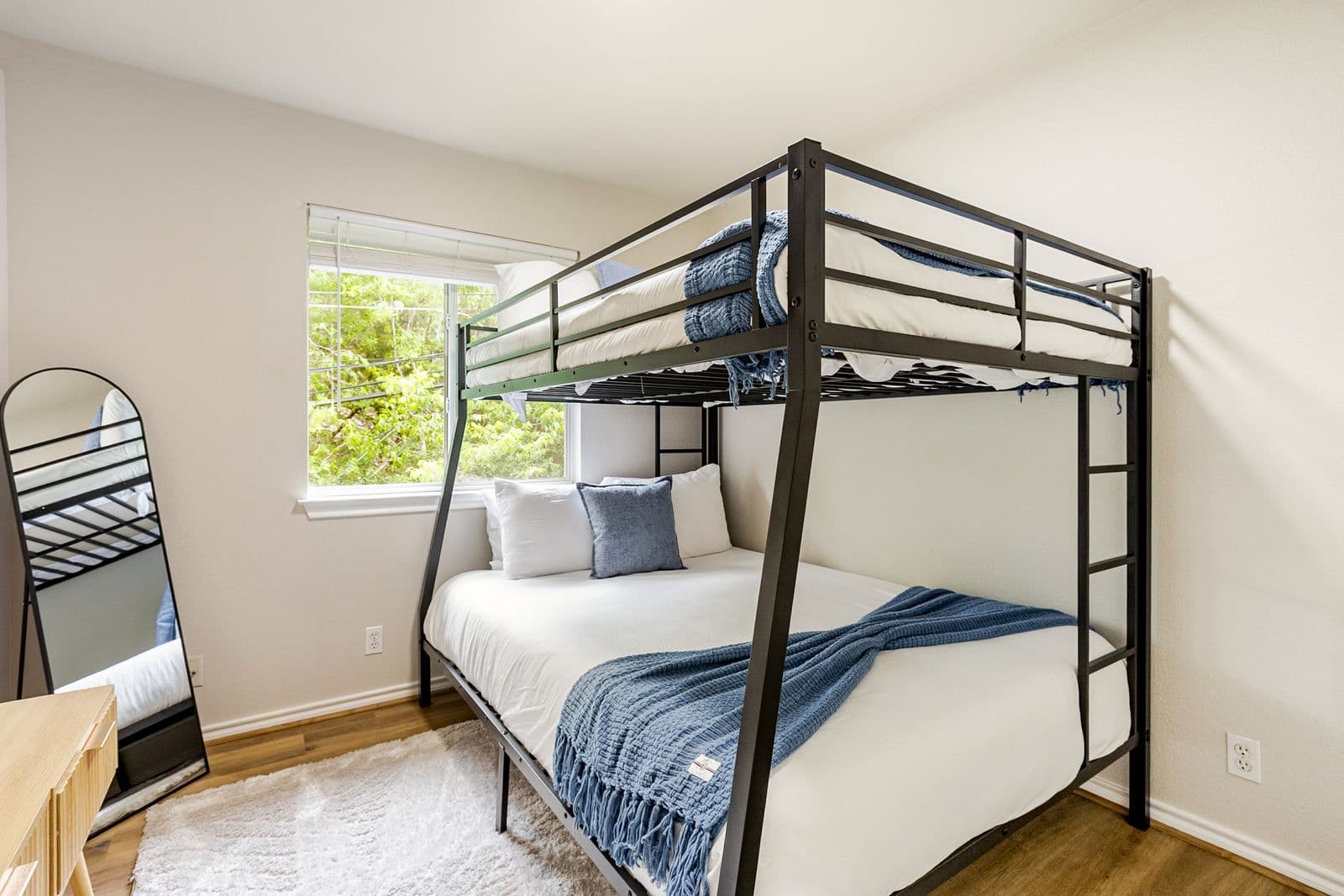 Guest bedroom 1