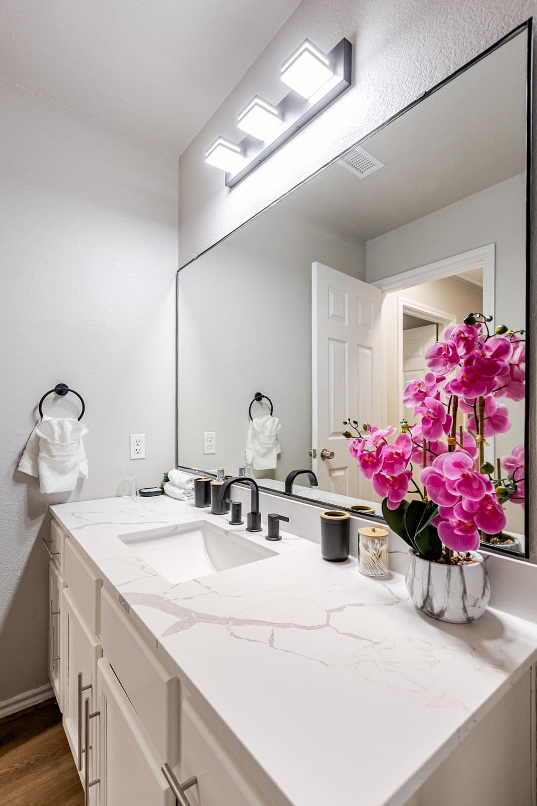 Bathroom vanity
